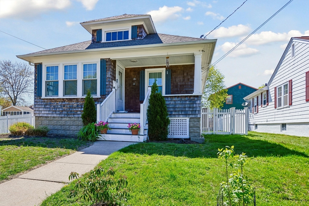 117 S Atlantic Avenue, Warwick, Rhode Island, 2 Bedrooms Bedrooms, 5 Rooms Rooms,1 BathroomBathrooms,Residential Lease,For Rent,S Atlantic Avenue,73509932