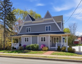 119 Salem Street, Reading, Massachusetts, 3 Bedrooms Bedrooms, 7 Rooms Rooms,2.5 BathroomsBathrooms,Residential,For Sale,Salem Street,73510283