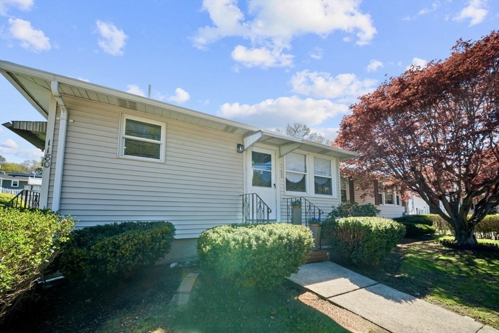 1180 Main Street, Waltham, Massachusetts, 3 Bedrooms Bedrooms, 6 Rooms Rooms,1 BathroomBathrooms,Residential,For Sale,Main Street,73510130