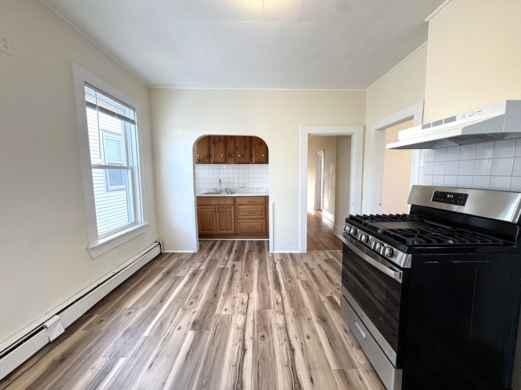 405 Ferry Street, Everett, Massachusetts, 3 Bedrooms Bedrooms, 6 Rooms Rooms,1 BathroomBathrooms,Residential Lease,For Rent,Ferry Street,73510321
