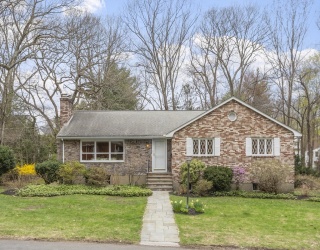 30 Fairbanks Road, Lexington, Massachusetts, 4 Bedrooms Bedrooms, 10 Rooms Rooms,3 BathroomsBathrooms,Residential,For Sale,Fairbanks Road,73509595