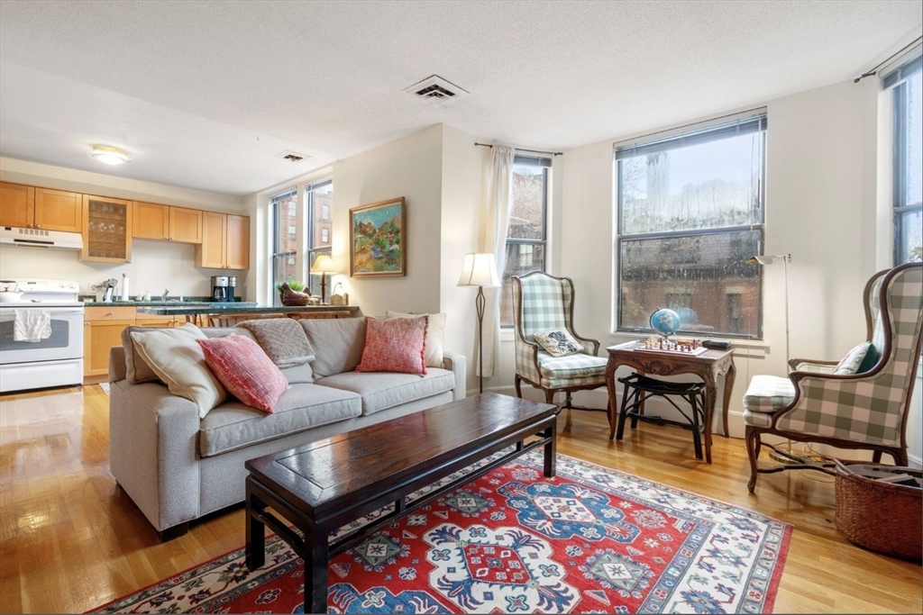 199 Marlborough St., Boston, Massachusetts, 1 Bedroom Bedrooms, 3 Rooms Rooms,1 BathroomBathrooms,Residential Lease,For Rent,Marlborough St.,73510331