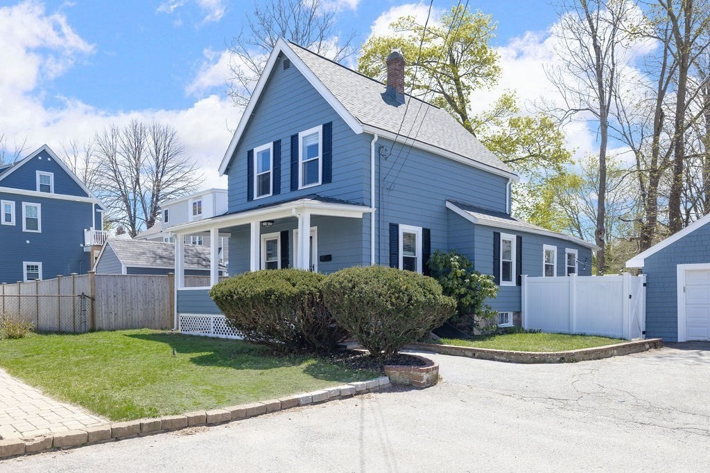 3 Ainsworth Pl, Melrose, Massachusetts, 3 Bedrooms Bedrooms, 5 Rooms Rooms,2 BathroomsBathrooms,Residential,For Sale,Ainsworth Pl,73509956