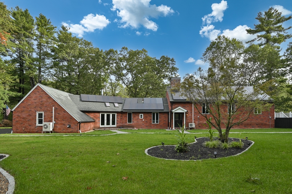 105 Georgetown Rd, Boxford, Massachusetts, 5 Bedrooms Bedrooms, 9 Rooms Rooms,2.5 BathroomsBathrooms,Residential,For Sale,Georgetown Rd,73510310
