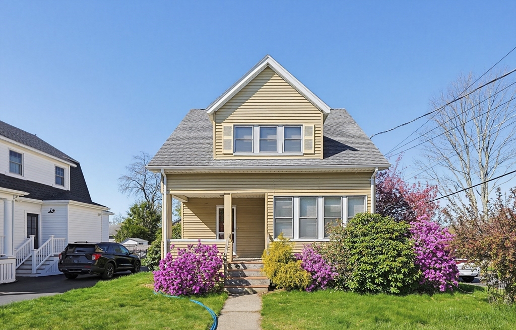 57 E Cross St, Norwood, Massachusetts, 2 Bedrooms Bedrooms, 5 Rooms Rooms,1 BathroomBathrooms,Residential,For Sale,E Cross St,73509952