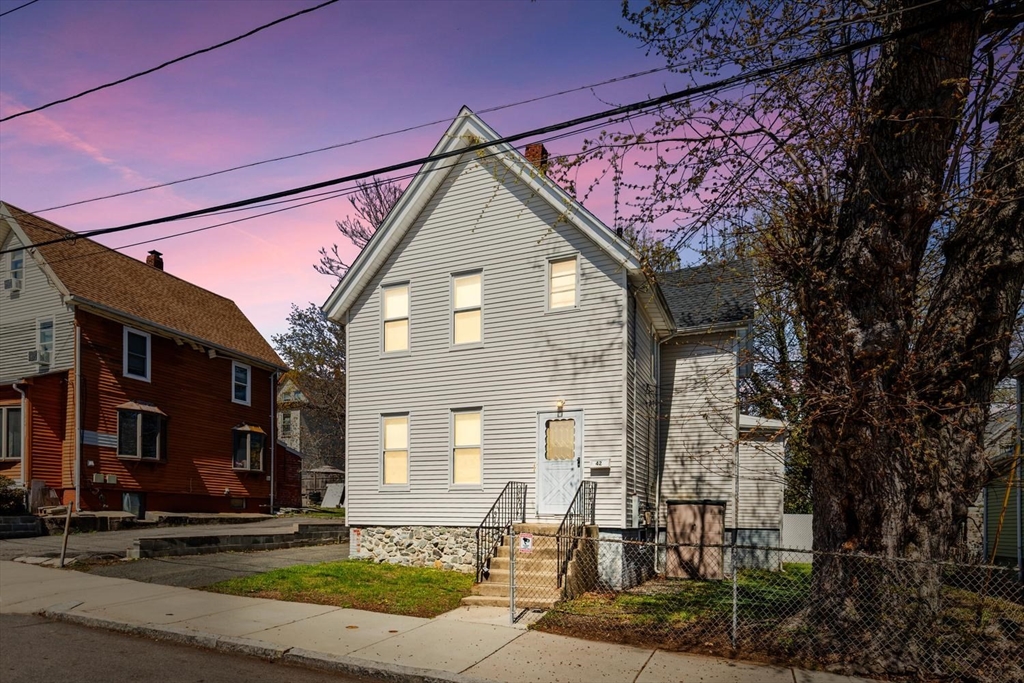 42 Newton Street, Malden, Massachusetts, 3 Bedrooms Bedrooms, 7 Rooms Rooms,2 BathroomsBathrooms,Residential,For Sale,Newton Street,73510008