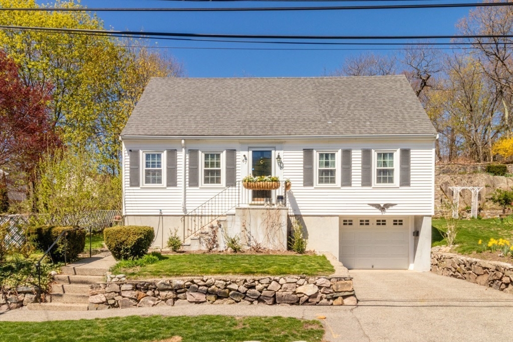 67 Running Brook Rd, Boston, Massachusetts, 3 Bedrooms Bedrooms, 6 Rooms Rooms,2 BathroomsBathrooms,Residential,For Sale,Running Brook Rd,73510095