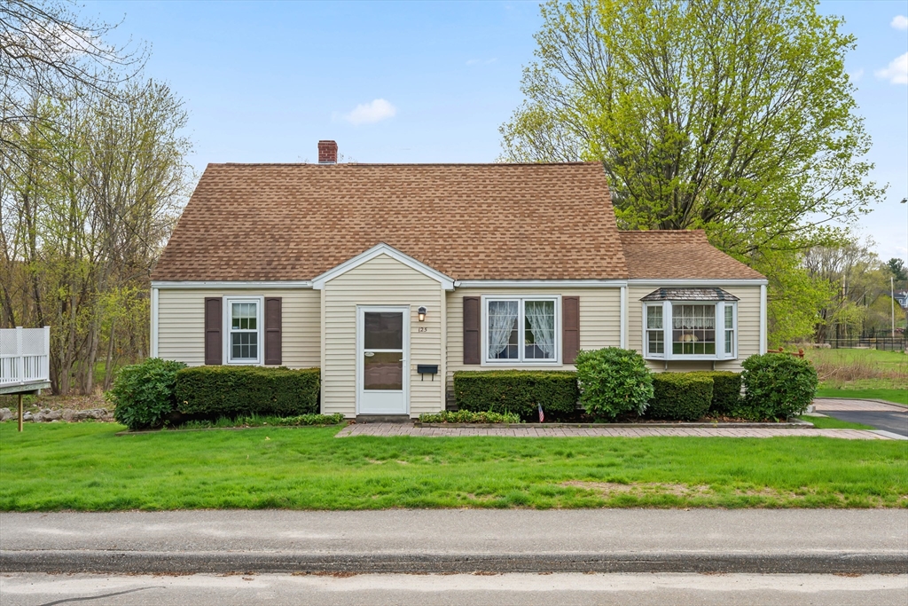 125 Indian Hill Rd, Worcester, Massachusetts, 4 Bedrooms Bedrooms, 7 Rooms Rooms,2 BathroomsBathrooms,Residential,For Sale,Indian Hill Rd,73510176