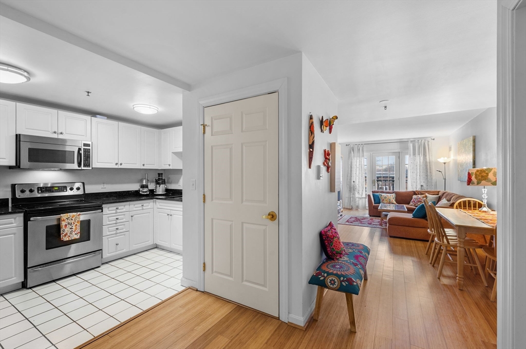 300 Allston St, Boston, Massachusetts, 2 Bedrooms Bedrooms, 5 Rooms Rooms,2 BathroomsBathrooms,Residential,For Sale,Allston St,73488833