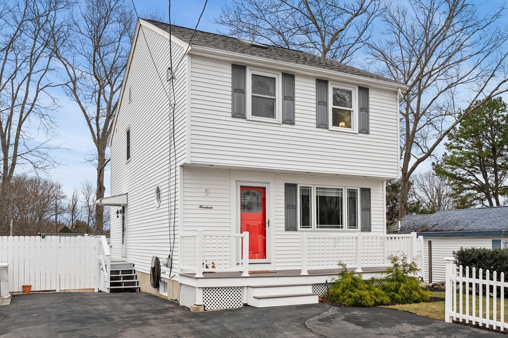 19 Overlook Road, Holbrook, Massachusetts, 3 Bedrooms Bedrooms, 6 Rooms Rooms,1.5 BathroomsBathrooms,Residential,For Sale,Overlook Road,73488044