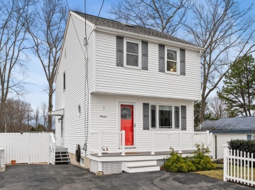 19 Overlook Road, Holbrook, Massachusetts, 3 Bedrooms Bedrooms, 6 Rooms Rooms,1.5 BathroomsBathrooms,Residential,For Sale,Overlook Road,73488044