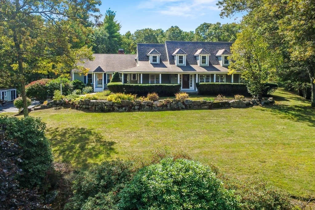 10 Stop River Rd, Norfolk, Massachusetts, 4 Bedrooms Bedrooms, 10 Rooms Rooms,4 BathroomsBathrooms,Residential,For Sale,Stop River Rd,73486344