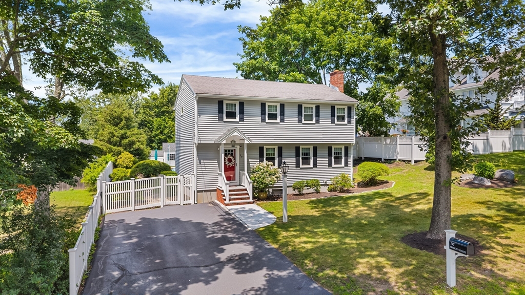 37 Fremont Street, Reading, Massachusetts, 3 Bedrooms Bedrooms, 8 Rooms Rooms,2.5 BathroomsBathrooms,Residential,For Sale,Fremont Street,73491081