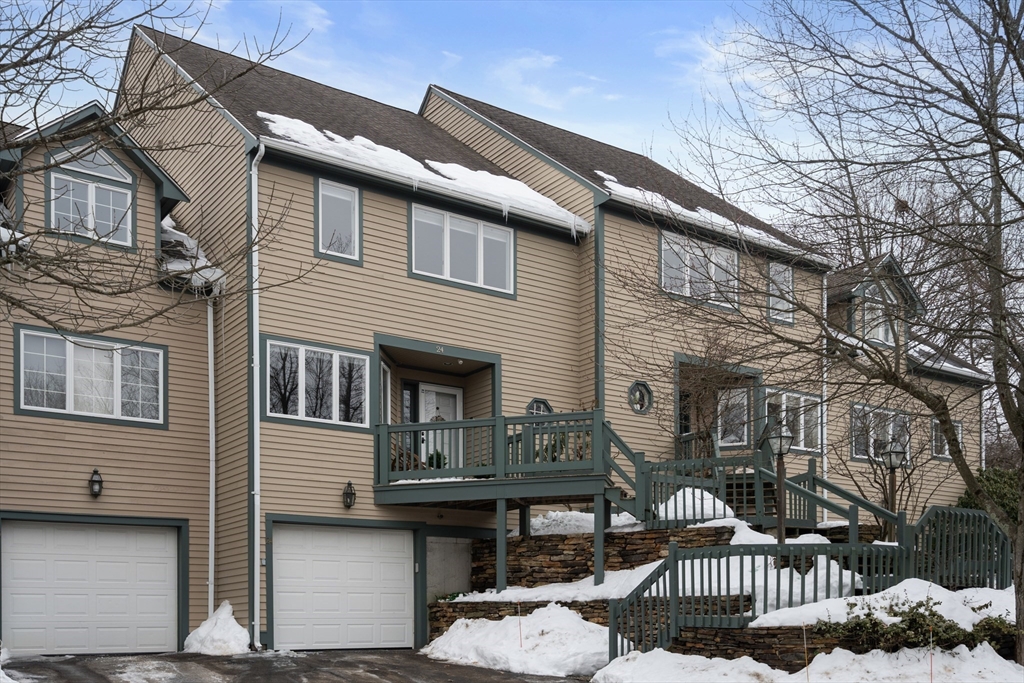 24 Lebeaux Drive, Shrewsbury, Massachusetts, 2 Bedrooms Bedrooms, 6 Rooms Rooms,2.5 BathroomsBathrooms,Residential,For Sale,Lebeaux Drive,73478616