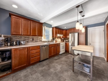 28 Ellsworth Street, Medford, Massachusetts, 3 Bedrooms Bedrooms, 6 Rooms Rooms,1.5 BathroomsBathrooms,Residential,For Sale,Ellsworth Street,73476097