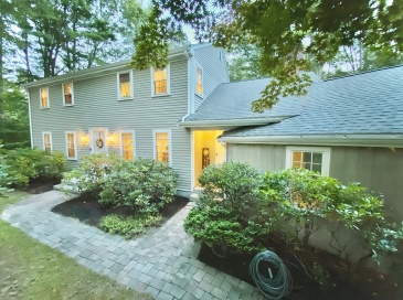 220 Pond Street, Hopkinton, Massachusetts, 4 Bedrooms Bedrooms, 9 Rooms Rooms,2.5 BathroomsBathrooms,Residential,For Sale,Pond Street,73485412