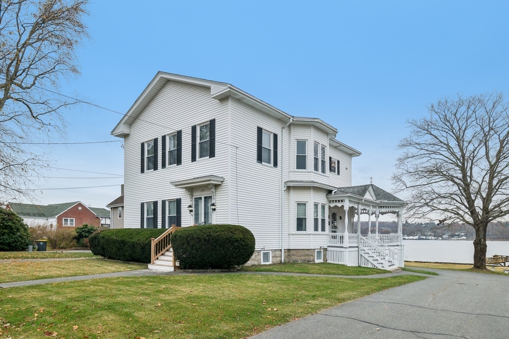 2396 Riverside Ave, Somerset, Massachusetts, 5 Bedrooms Bedrooms, 10 Rooms Rooms,3.5 BathroomsBathrooms,Residential Income,For Sale,Riverside Ave,73457299