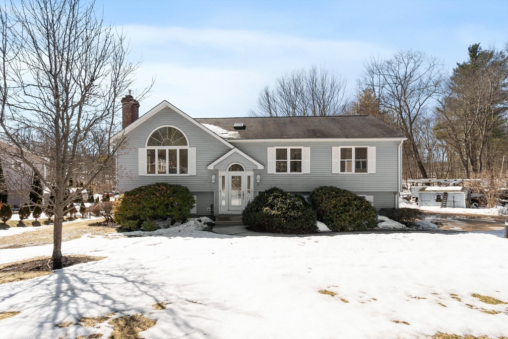 12 Newell Rd, Holden, Massachusetts, 4 Bedrooms Bedrooms, 8 Rooms Rooms,3 BathroomsBathrooms,Residential,For Sale,Newell Rd,73490112