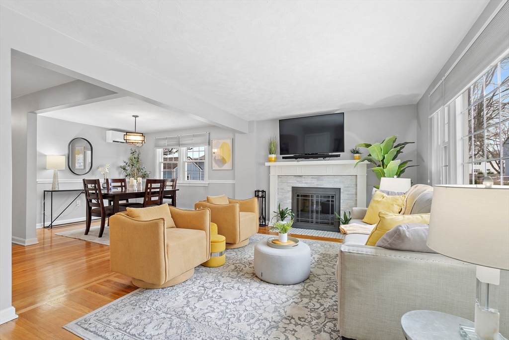 199 Everett St, Arlington, Massachusetts, 2 Bedrooms Bedrooms, 5 Rooms Rooms,1 BathroomBathrooms,Residential,For Sale,Everett St,73478379
