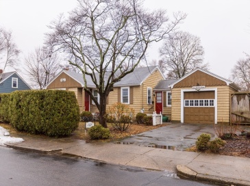107 Fuller St, Pawtucket, Rhode Island, 3 Bedrooms Bedrooms, 5 Rooms Rooms,1 BathroomBathrooms,Residential,For Sale,Fuller St,73487507 107 Fuller St, Pawtucket, Rhode Island, 3 Bedrooms Bedrooms, 5 Rooms Rooms,1 BathroomBathrooms,Residential,For Sale,Fuller St,73487507