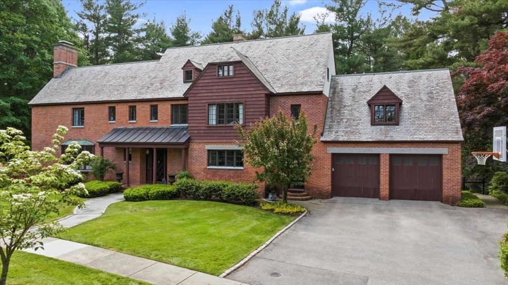 40 Westwood Dr, Worcester, Massachusetts, 5 Bedrooms Bedrooms, 11 Rooms Rooms,4.5 BathroomsBathrooms,Residential,For Sale,Westwood Dr,73438179