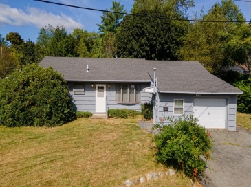 27 Winslow, Leicester, Massachusetts, 3 Bedrooms Bedrooms, 6 Rooms Rooms,1 BathroomBathrooms,Residential,For Sale,Winslow,73420191 27 Winslow, Leicester, Massachusetts, 3 Bedrooms Bedrooms, 6 Rooms Rooms,1 BathroomBathrooms,Residential,For Sale,Winslow,73420191
