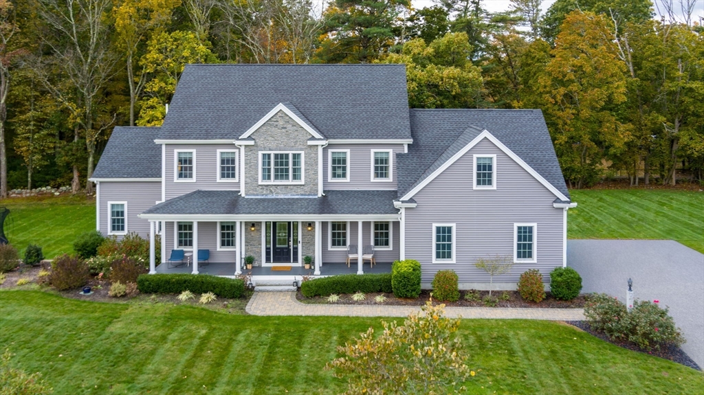 1 Newell Cir, Easton, Massachusetts, 5 Bedrooms Bedrooms, 10 Rooms Rooms,3.5 BathroomsBathrooms,Residential,For Sale,Newell Cir,73443230