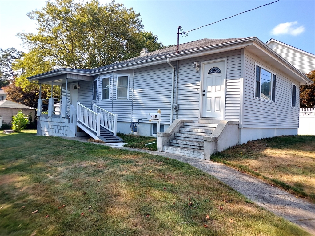 108 Garden St, Fall River, Massachusetts, 3 Bedrooms Bedrooms, 5 Rooms Rooms,1 BathroomBathrooms,Residential,For Sale,Garden St,73404183