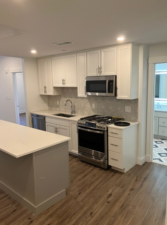 61 County St, Dover, Massachusetts, 1 Bedroom Bedrooms, 3 Rooms Rooms,1 BathroomBathrooms,Residential Lease,For Rent,County St,73510535