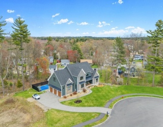 9 Shay Lane, North Reading, Massachusetts, 4 Bedrooms Bedrooms, 14 Rooms Rooms,4.5 BathroomsBathrooms,Residential,For Sale,Shay Lane,73510537