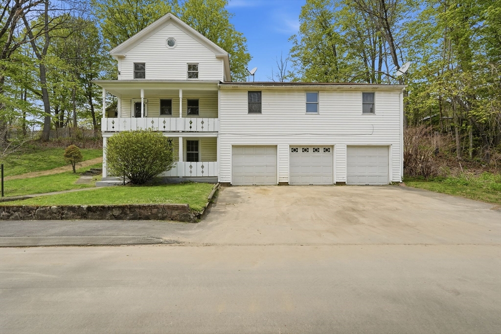 10 Crescent St, Huntington, Massachusetts, 4 Bedrooms Bedrooms, 8 Rooms Rooms,2 BathroomsBathrooms,Residential,For Sale,Crescent St,73510580