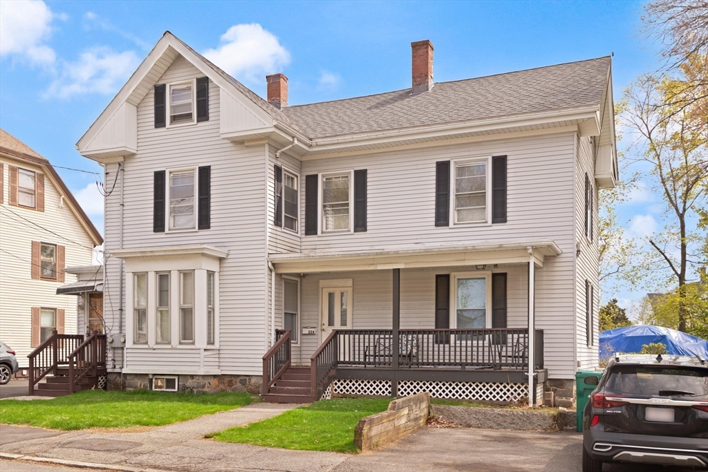 22 Scott St, Woburn, Massachusetts, 5 Bedrooms Bedrooms, 11 Rooms Rooms,2 BathroomsBathrooms,Residential Income,For Sale,Scott St,73510614