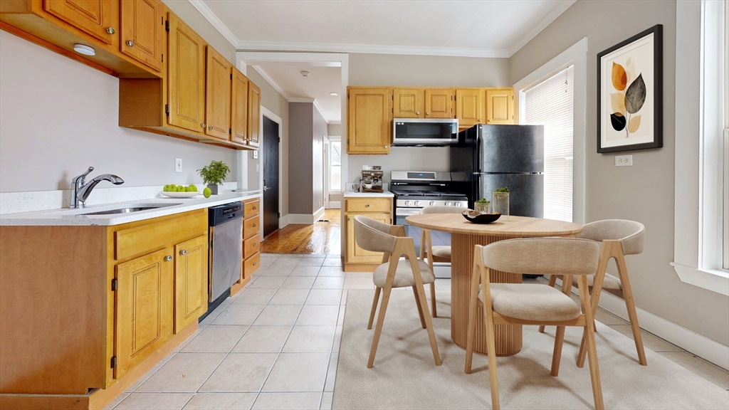 46-48 Fuller Street, Boston, Massachusetts, 3 Bedrooms Bedrooms, 5 Rooms Rooms,1 BathroomBathrooms,Residential Lease,For Rent,Fuller Street,73510635