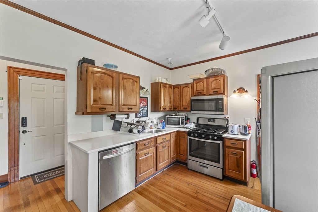388 Arborway, Boston, Massachusetts, 4 Bedrooms Bedrooms, 8 Rooms Rooms,2.5 BathroomsBathrooms,Residential Lease,For Rent,Arborway,73510661