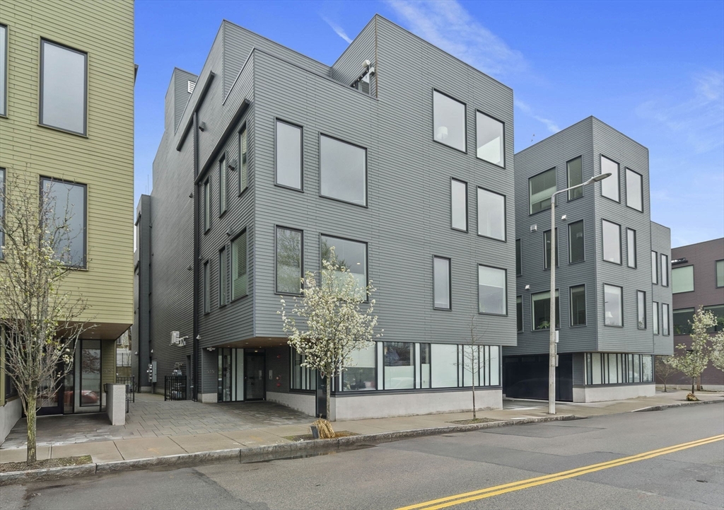 515 E 1st, Boston, Massachusetts, 2 Bedrooms Bedrooms, 4 Rooms Rooms,2 BathroomsBathrooms,Residential,For Sale,E 1st,73510671