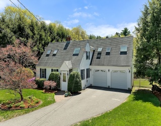 4 Rolling Lane, Natick, Massachusetts, 3 Bedrooms Bedrooms, 7 Rooms Rooms,3 BathroomsBathrooms,Residential,For Sale,Rolling Lane,73510668