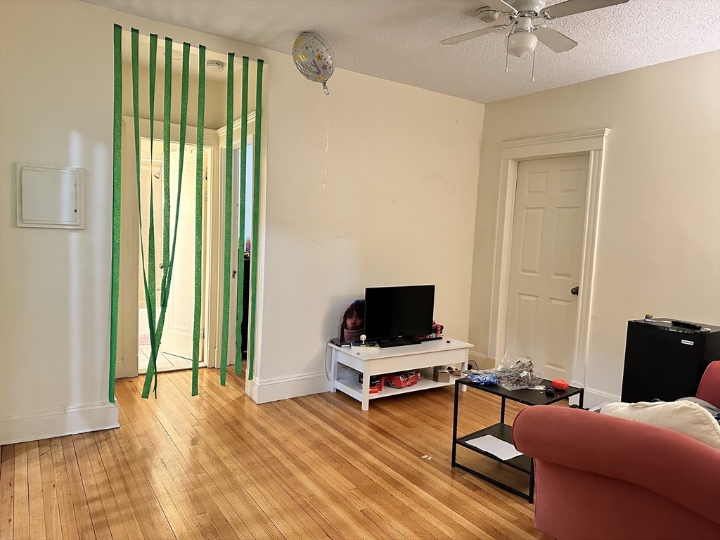 50 Chester Street, Boston, Massachusetts, 3 Bedrooms Bedrooms, 5 Rooms Rooms,1 BathroomBathrooms,Residential Lease,For Rent,Chester Street,73510682