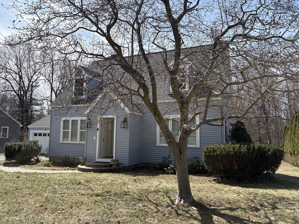 111 Holden Street, Holden, Massachusetts, 1 Bedroom Bedrooms, 4 Rooms Rooms,1 BathroomBathrooms,Residential Lease,For Rent,Holden Street,73496252