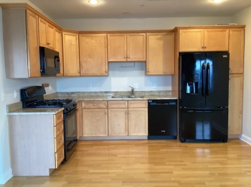 11 Lake St, Wakefield, Massachusetts, 2 Bedrooms Bedrooms, 2 Rooms Rooms,2 BathroomsBathrooms,Residential Lease,For Rent,Lake St,73465379
