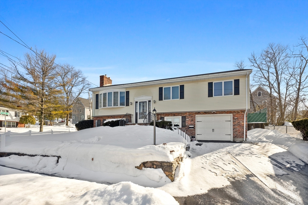 13 Ralph Road, Peabody, Massachusetts, 3 Bedrooms Bedrooms, 10 Rooms Rooms,2.5 BathroomsBathrooms,Residential,For Sale,Ralph Road,73483360