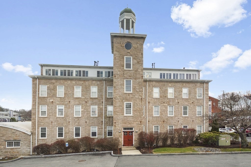 7 South Stone Mill, Dedham, Massachusetts, 1 Bedroom Bedrooms, 3 Rooms Rooms,1 BathroomBathrooms,Residential Lease,For Rent,South Stone Mill,73500504