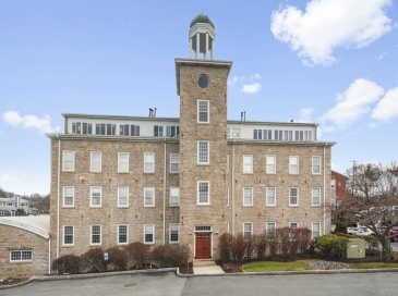 7 South Stone Mill, Dedham, Massachusetts, 1 Bedroom Bedrooms, 3 Rooms Rooms,1 BathroomBathrooms,Residential Lease,For Rent,South Stone Mill,73500504 7 South Stone Mill, Dedham, Massachusetts, 1 Bedroom Bedrooms, 3 Rooms Rooms,1 BathroomBathrooms,Residential Lease,For Rent,South Stone Mill,73500504