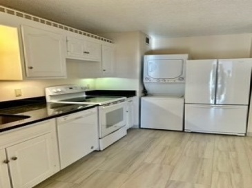 40 Village Rd., Middleton, Massachusetts, 2 Bedrooms Bedrooms, 5 Rooms Rooms,2 BathroomsBathrooms,Residential Lease,For Rent,Village Rd.,73481264 40 Village Rd., Middleton, Massachusetts, 2 Bedrooms Bedrooms, 5 Rooms Rooms,2 BathroomsBathrooms,Residential Lease,For Rent,Village Rd.,73481264