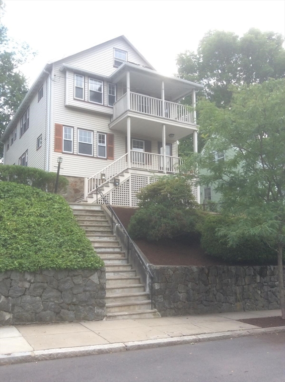 106 Bennett St, Boston, Massachusetts, 2 Bedrooms Bedrooms, 6 Rooms Rooms,1 BathroomBathrooms,Residential Lease,For Rent,Bennett St,73486526