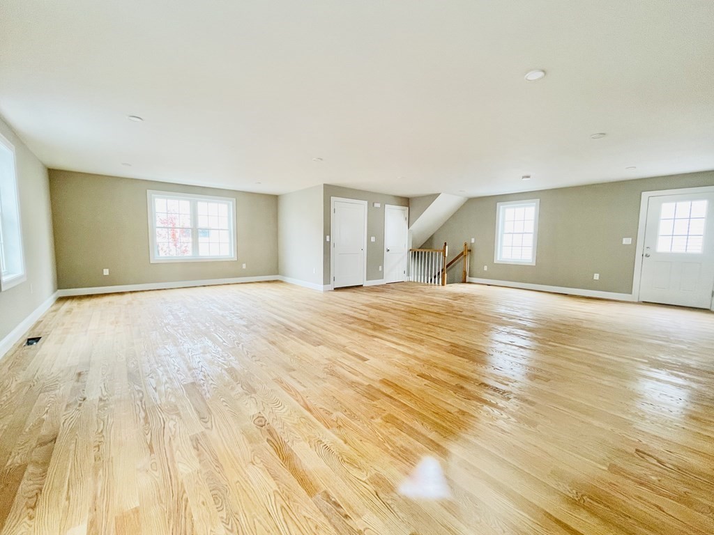 24 Crest Ave, Revere, Massachusetts, 4 Bedrooms Bedrooms, 7 Rooms Rooms,2 BathroomsBathrooms,Residential Lease,For Rent,Crest Ave,73510817