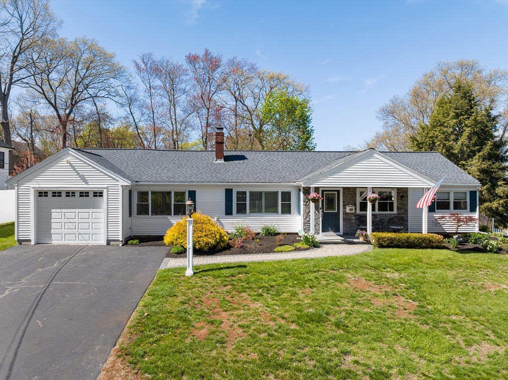 10 Appleton Road, Natick, Massachusetts, 5 Bedrooms Bedrooms, 9 Rooms Rooms,2 BathroomsBathrooms,Residential,For Sale,Appleton Road,73510700
