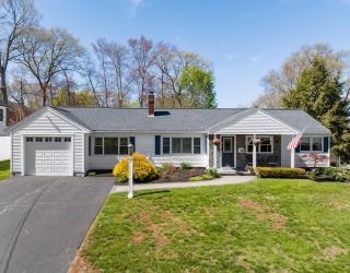 10 Appleton Road, Natick, Massachusetts, 5 Bedrooms Bedrooms, 9 Rooms Rooms,2 BathroomsBathrooms,Residential,For Sale,Appleton Road,73510700