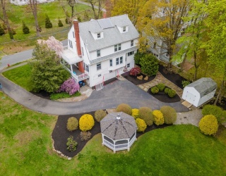 17 Grove St, Natick, Massachusetts, 6 Bedrooms Bedrooms, 11 Rooms Rooms,2.5 BathroomsBathrooms,Residential,For Sale,Grove St,73510840