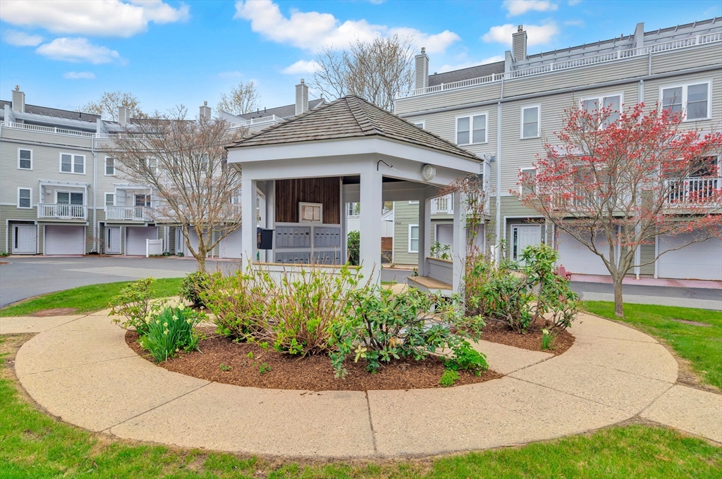 78 Summer St, Arlington, Massachusetts, 3 Bedrooms Bedrooms, 6 Rooms Rooms,2.5 BathroomsBathrooms,Residential,For Sale,Summer St,73510844