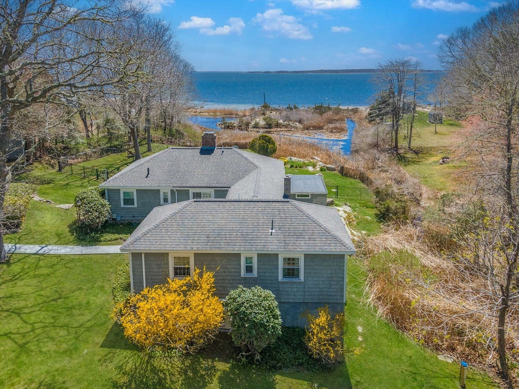 3 Woodlawn Ave, Mattapoisett, Massachusetts, 4 Bedrooms Bedrooms, 7 Rooms Rooms,2 BathroomsBathrooms,Residential,For Sale,Woodlawn Ave,73510849